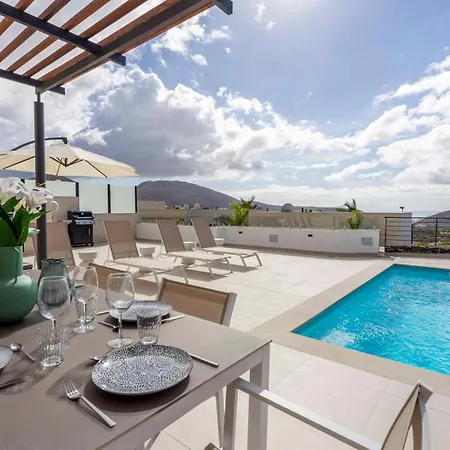 Orion Luxury Ocean View 아데제