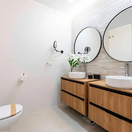 Orion Luxury Ocean View * Адехе