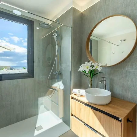 Orion Luxury Ocean View Villa *