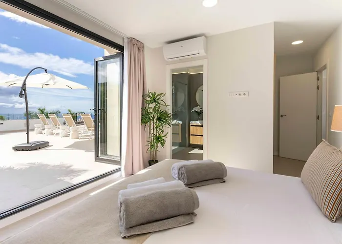 Orion Luxury Ocean View * 阿德耶