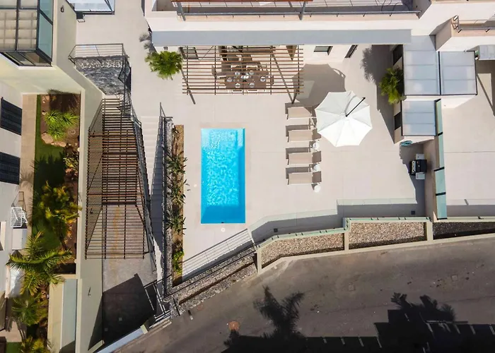 Orion Luxury Ocean View * 阿德耶