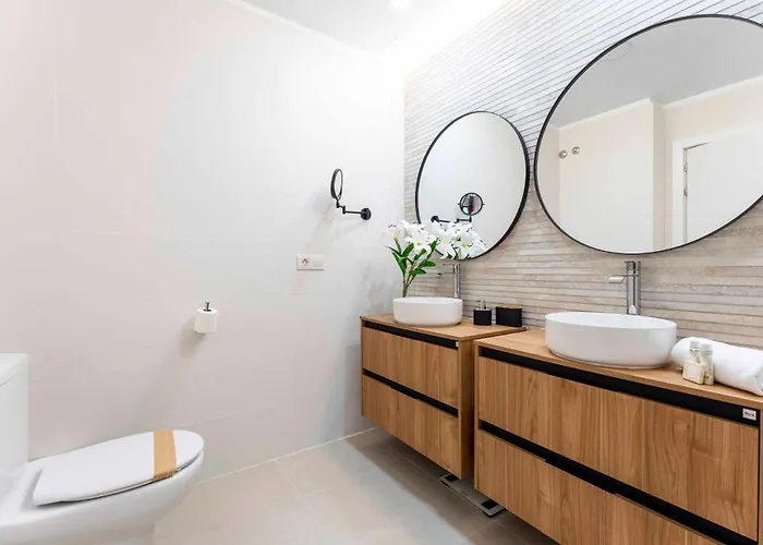 Orion Luxury Ocean View * 阿德耶