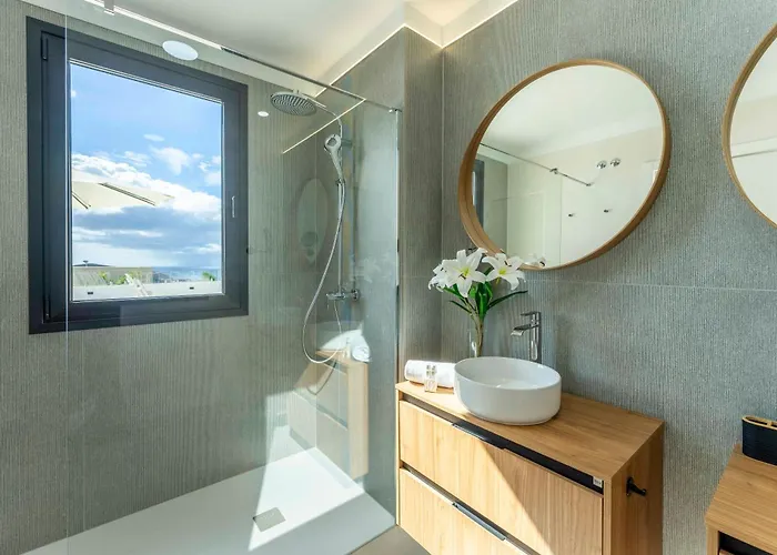 Orion Luxury Ocean View Vila *